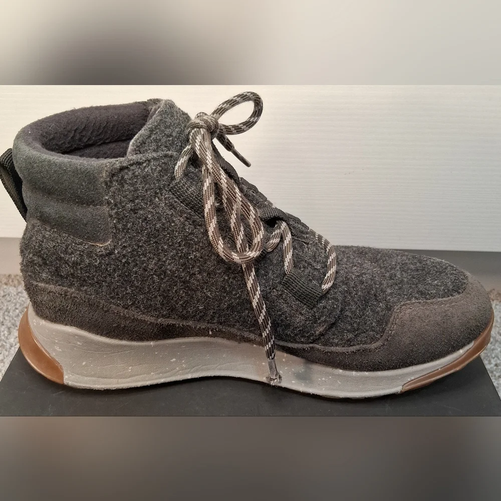Chaco Borealis Ledge Waterproof Boot Gray Mid Top Womens US Size 7